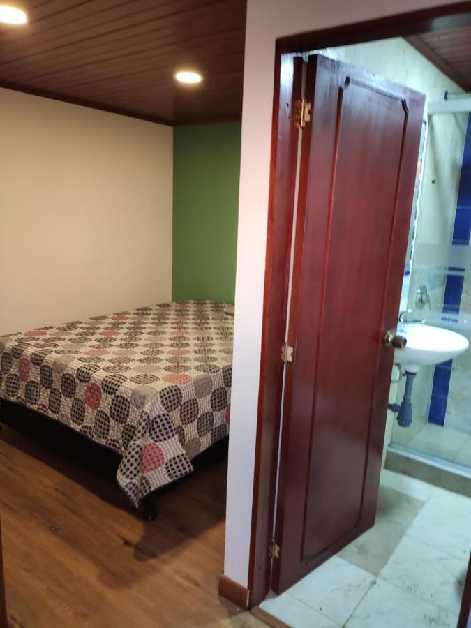 La Parada Del Tren Hostel 보고타 외부 사진