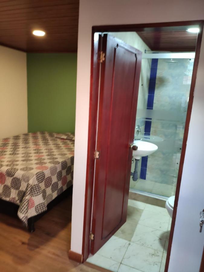 La Parada Del Tren Hostel 보고타 외부 사진